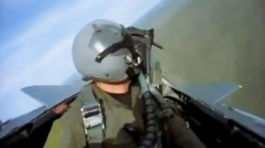 Pilotul-Unui-Avion-Se-Intalneste-Cu-Un-OZN